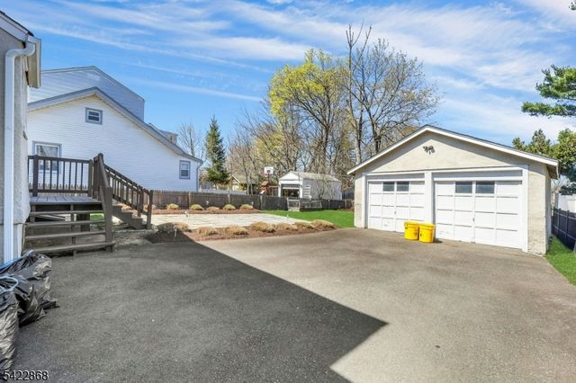 28 Harper Ter, Cedar Grove Twp., NJ 07009