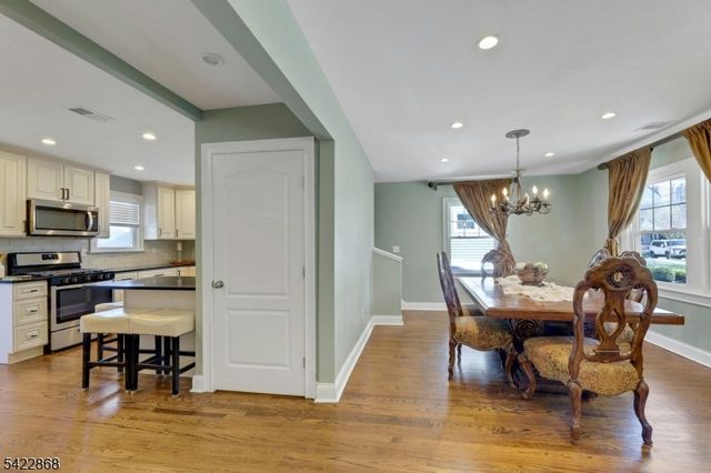 28 Harper Ter, Cedar Grove Twp., NJ 07009