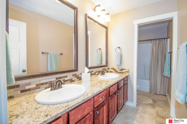 6621 S 86Th Street, Lincoln, NE 68526