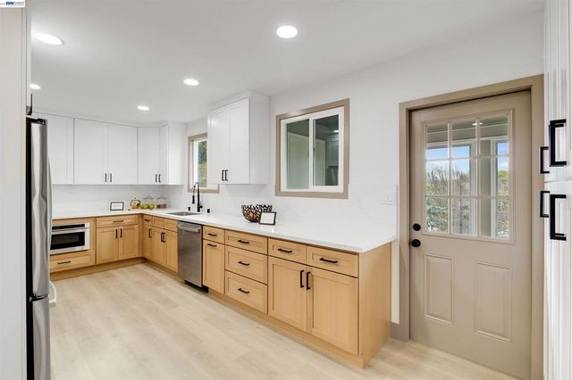 6502 Morris Ave, El Cerrito, CA 94530