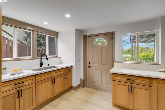 6502 Morris Ave, El Cerrito, CA 94530