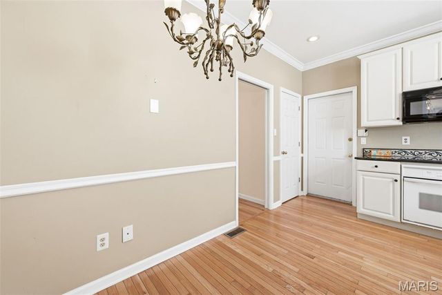 868 Wellesley Terrace Lane, Chesterfield, MO 63017