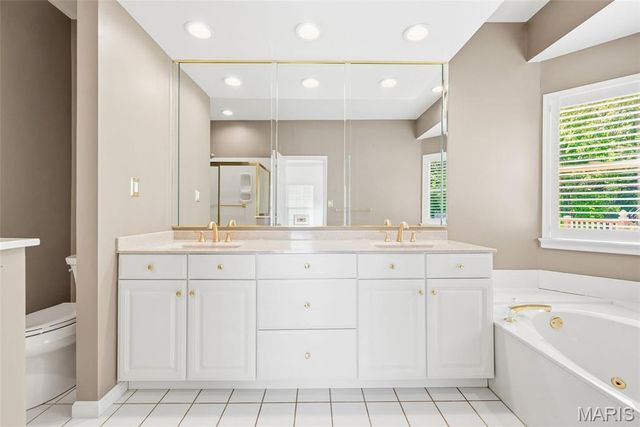 868 Wellesley Terrace Lane, Chesterfield, MO 63017