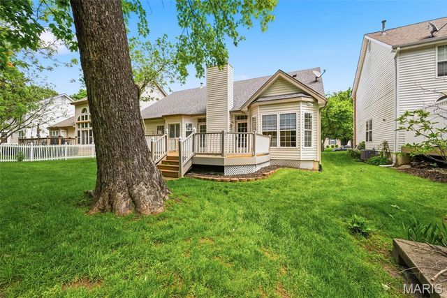 868 Wellesley Terrace Lane, Chesterfield, MO 63017