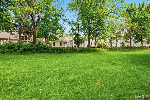 868 Wellesley Terrace Lane, Chesterfield, MO 63017