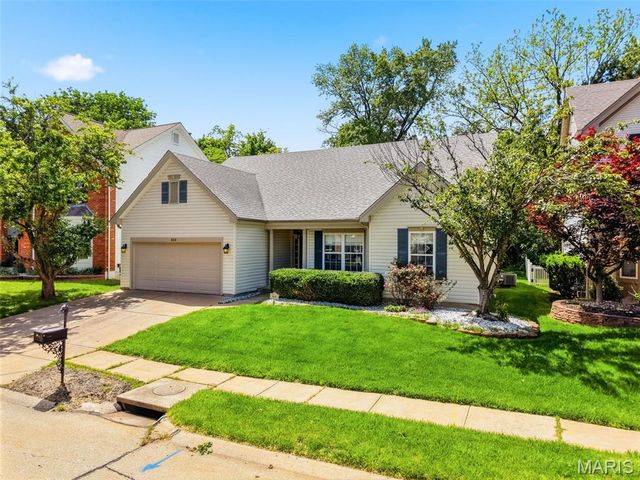 868 Wellesley Terrace Lane, Chesterfield, MO 63017