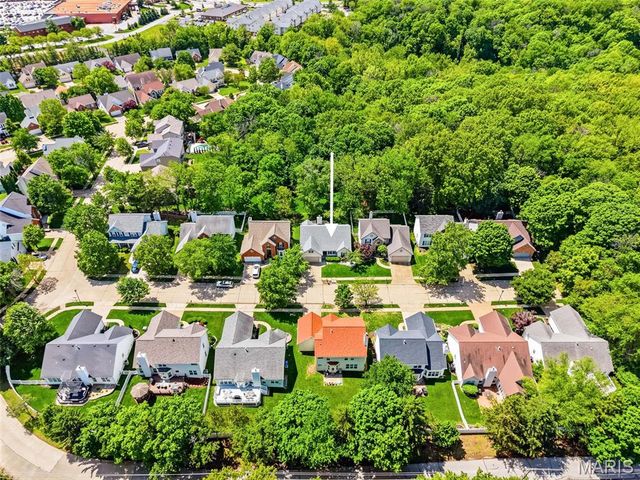 868 Wellesley Terrace Lane, Chesterfield, MO 63017