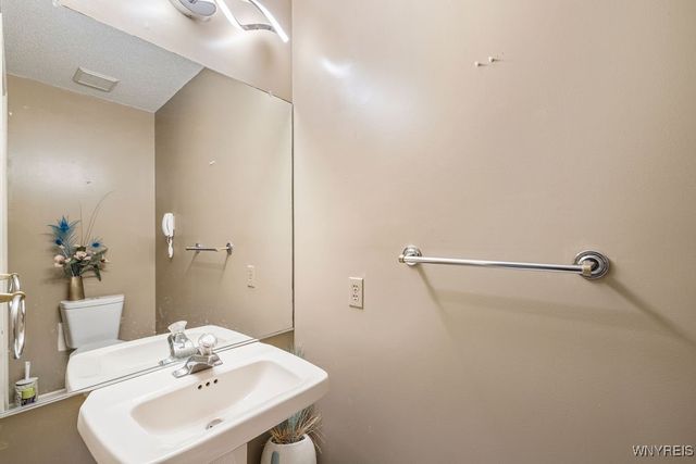 66 Windsong Court, Amherst, NY 14051