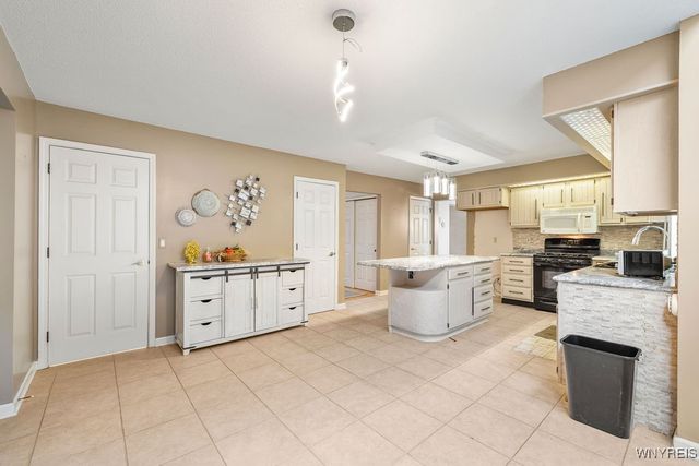 66 Windsong Court, Amherst, NY 14051