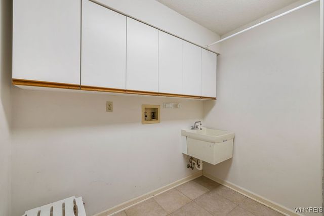 66 Windsong Court, Amherst, NY 14051