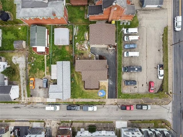 202 Youghiogheny St, Penn Twp, PA 15675