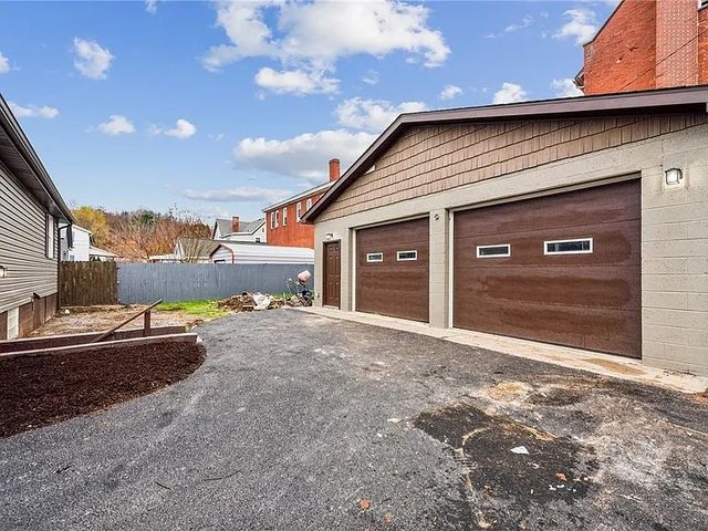 202 Youghiogheny St, Penn Twp, PA 15675