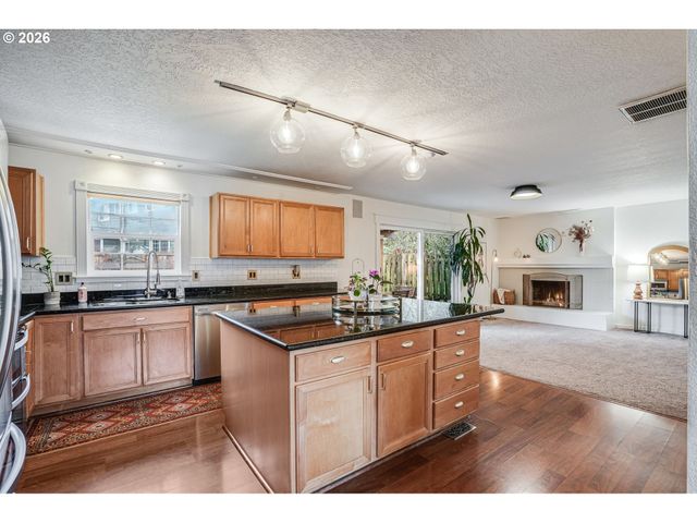 20580 Sw Cheshire Ct, Beaverton, OR 97078