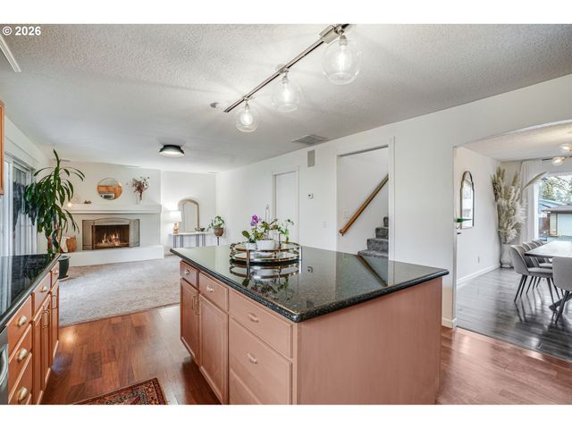 20580 Sw Cheshire Ct, Beaverton, OR 97078