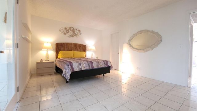 405 Southampton A, West Palm Beach, FL 33417