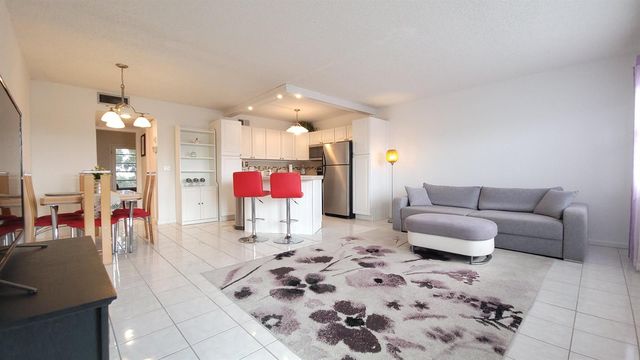 405 Southampton A, West Palm Beach, FL 33417