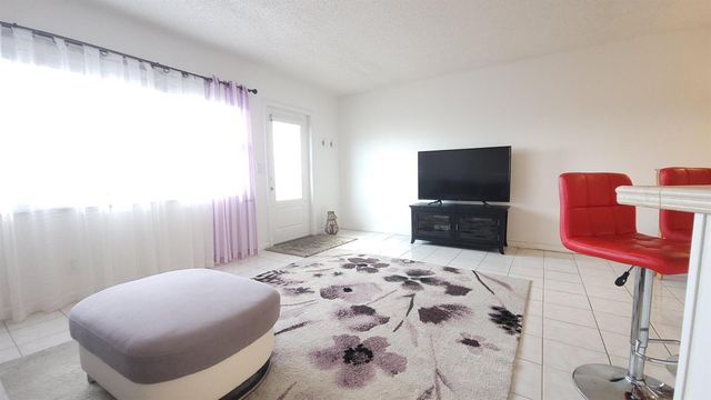 405 Southampton A, West Palm Beach, FL 33417