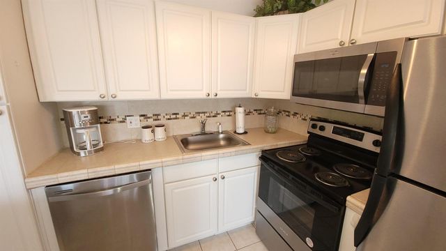 405 Southampton A, West Palm Beach, FL 33417
