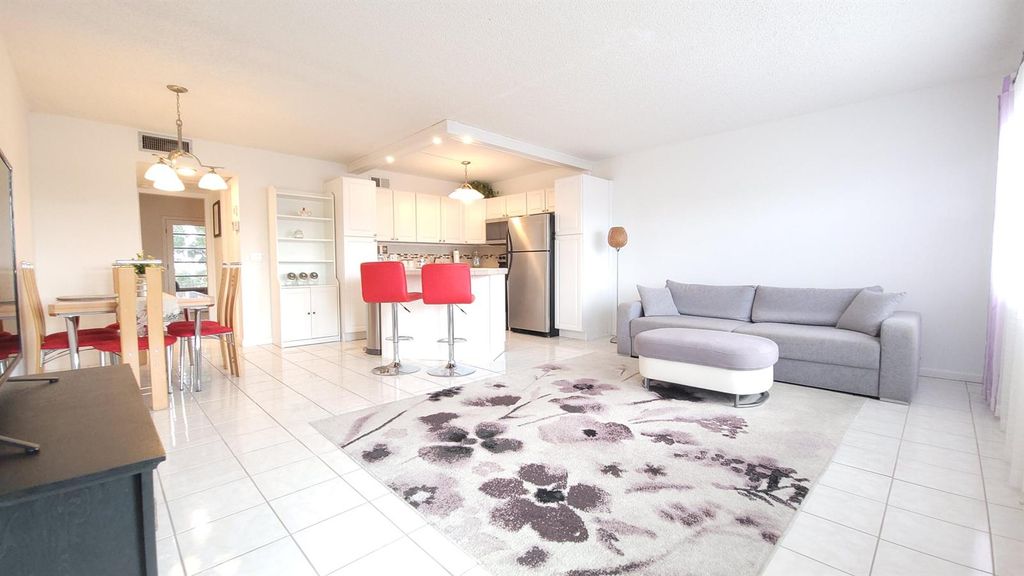 405 Southampton A, West Palm Beach, FL 33417