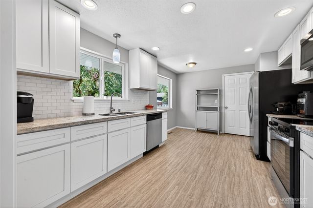 10612 Waller Road E, Tacoma, WA 98446