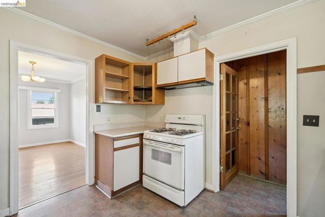 7526 Greenly DR, Oakland, CA 94605