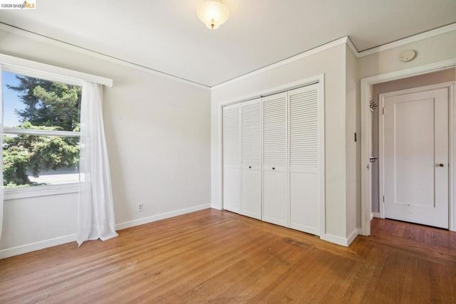 7526 Greenly DR, Oakland, CA 94605