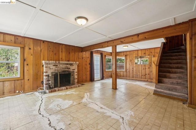 7526 Greenly DR, Oakland, CA 94605