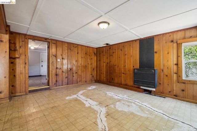 7526 Greenly DR, Oakland, CA 94605