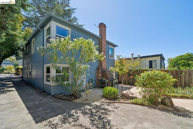 7526 Greenly DR, Oakland, CA 94605