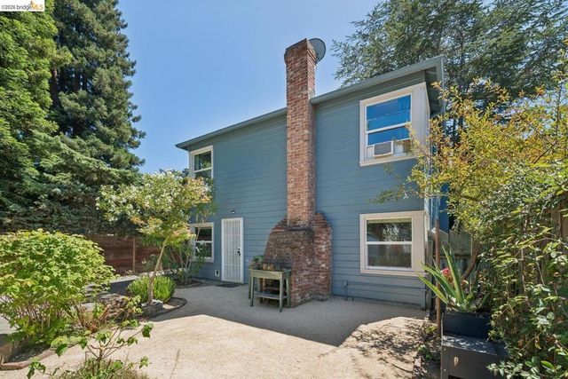 7526 Greenly DR, Oakland, CA 94605