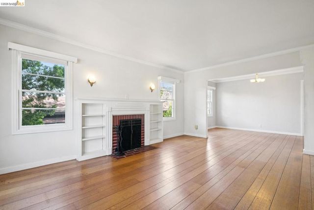 7526 Greenly DR, Oakland, CA 94605