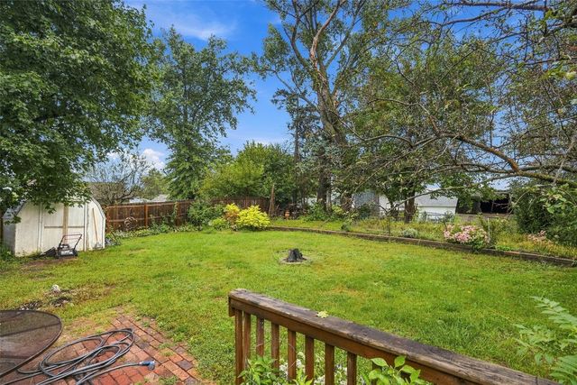 3720 Blue Mound Drive NE, Cedar Rapids, IA 52402