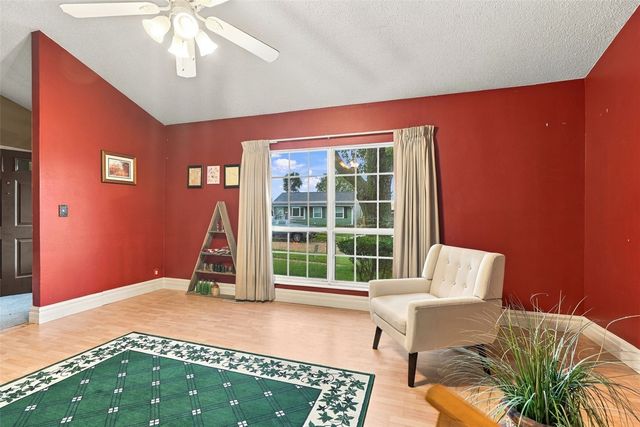 3720 Blue Mound Drive NE, Cedar Rapids, IA 52402