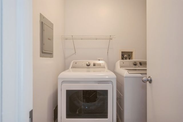 371 Southbury Court B2, Schaumburg, IL 60193