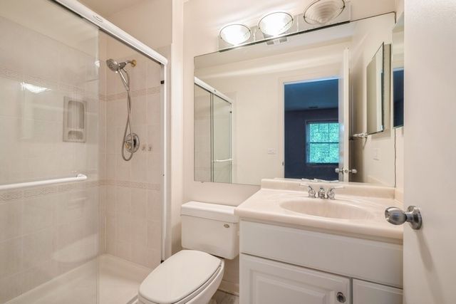 371 Southbury Court B2, Schaumburg, IL 60193