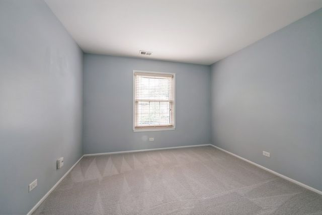 371 Southbury Court B2, Schaumburg, IL 60193