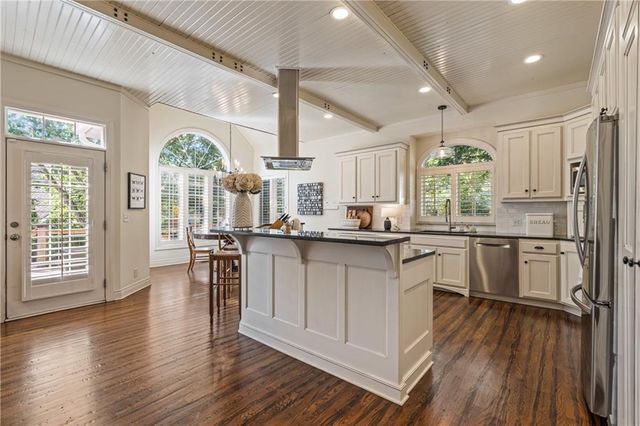 2645 W 139th Terrace, Leawood, KS 66224