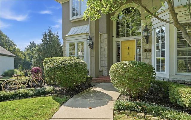 2645 W 139th Terrace, Leawood, KS 66224