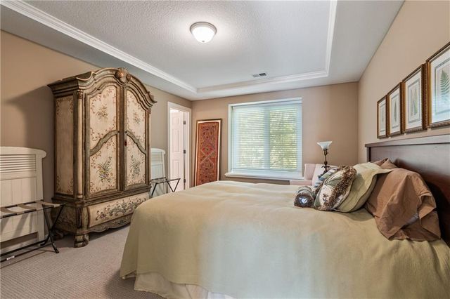 2645 W 139th Terrace, Leawood, KS 66224