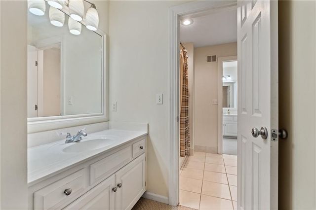 2645 W 139th Terrace, Leawood, KS 66224