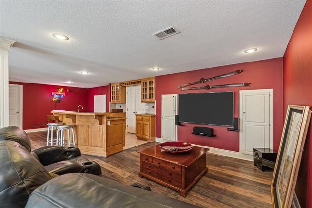 2645 W 139th Terrace, Leawood, KS 66224