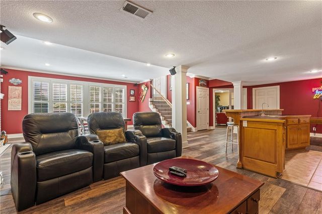 2645 W 139th Terrace, Leawood, KS 66224