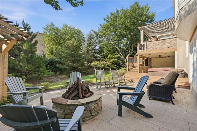 2645 W 139th Terrace, Leawood, KS 66224