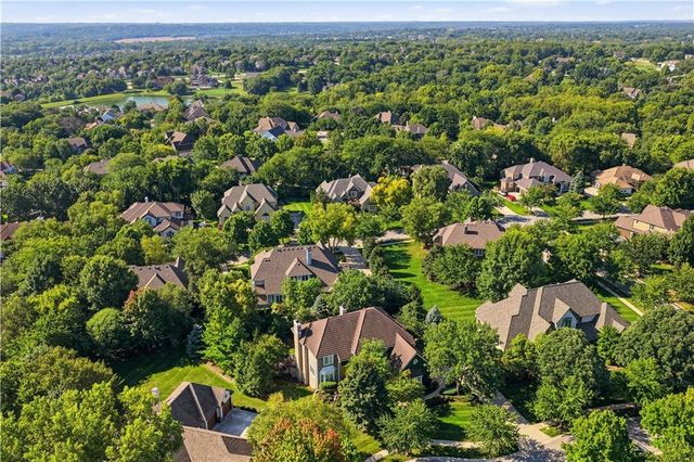 2645 W 139th Terrace, Leawood, KS 66224
