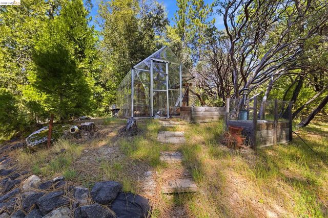 22555 S Fork Rd, Sonora, CA 95370