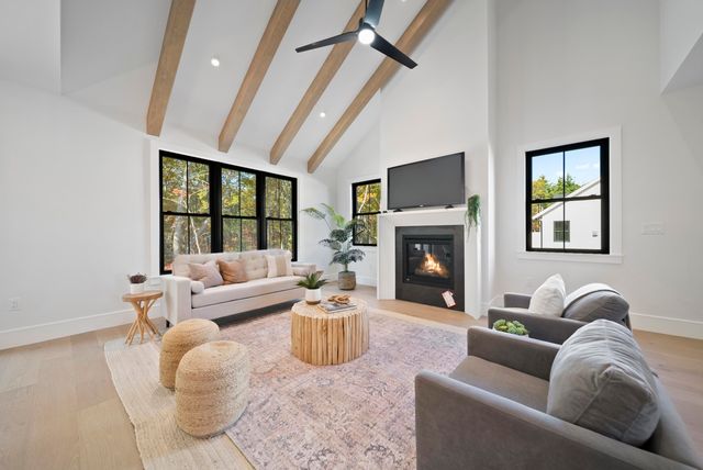 98 Trails Edge Road, Windham, NH 03087