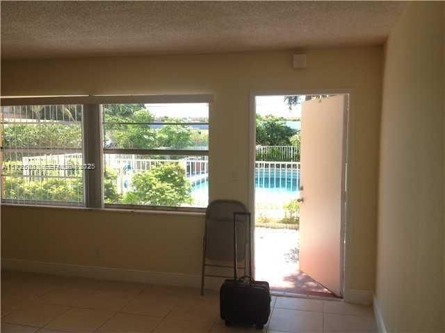 241 SE 9th Avenue 106, Pompano Beach, FL 33060