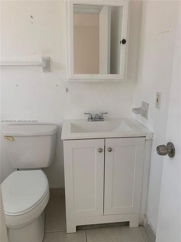 241 SE 9th Avenue 106, Pompano Beach, FL 33060
