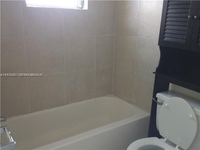 241 SE 9th Avenue 106, Pompano Beach, FL 33060