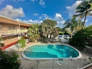241 SE 9th Avenue 106, Pompano Beach, FL 33060